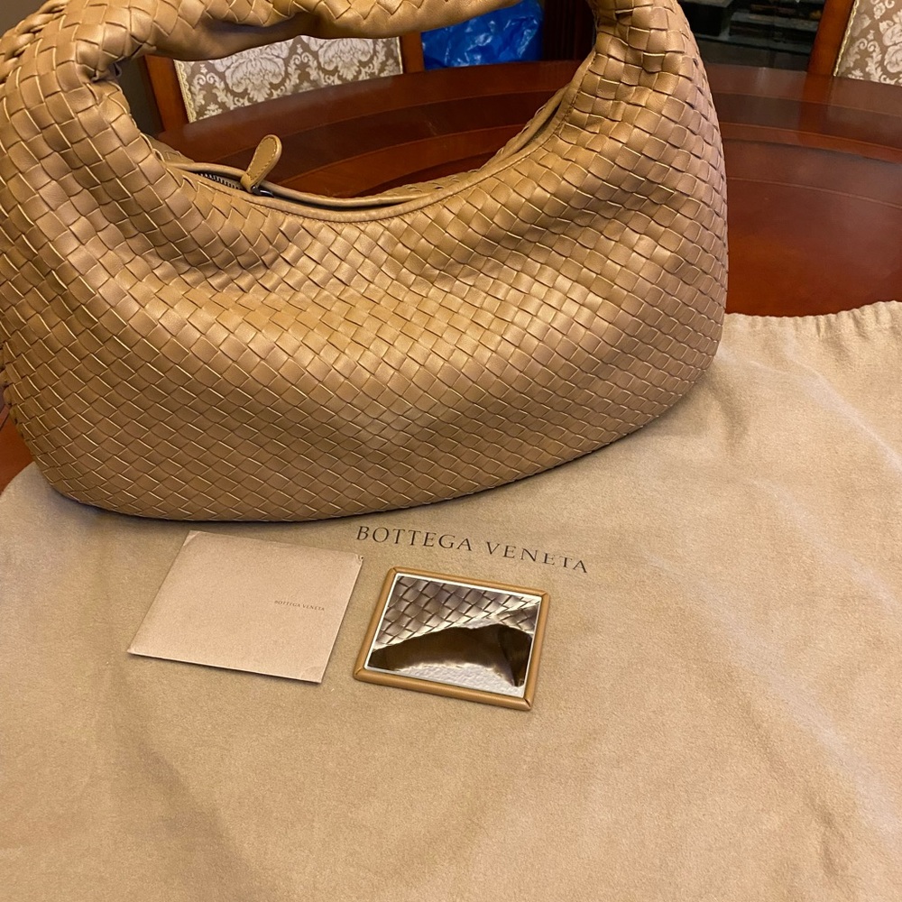 Botegga Veneta Handbag. - Picture 5 of 5
